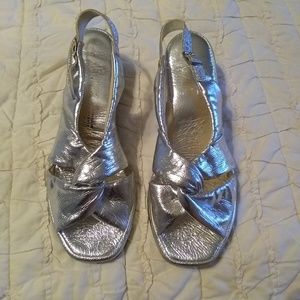 Vintage 1950 metallic silver sandals Size 7